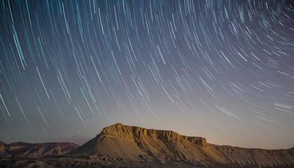 随机库里：空投的“魔术师”，破解NBA防守密码！，里程碑!库里总得分超魔术师 仓促出手投丢